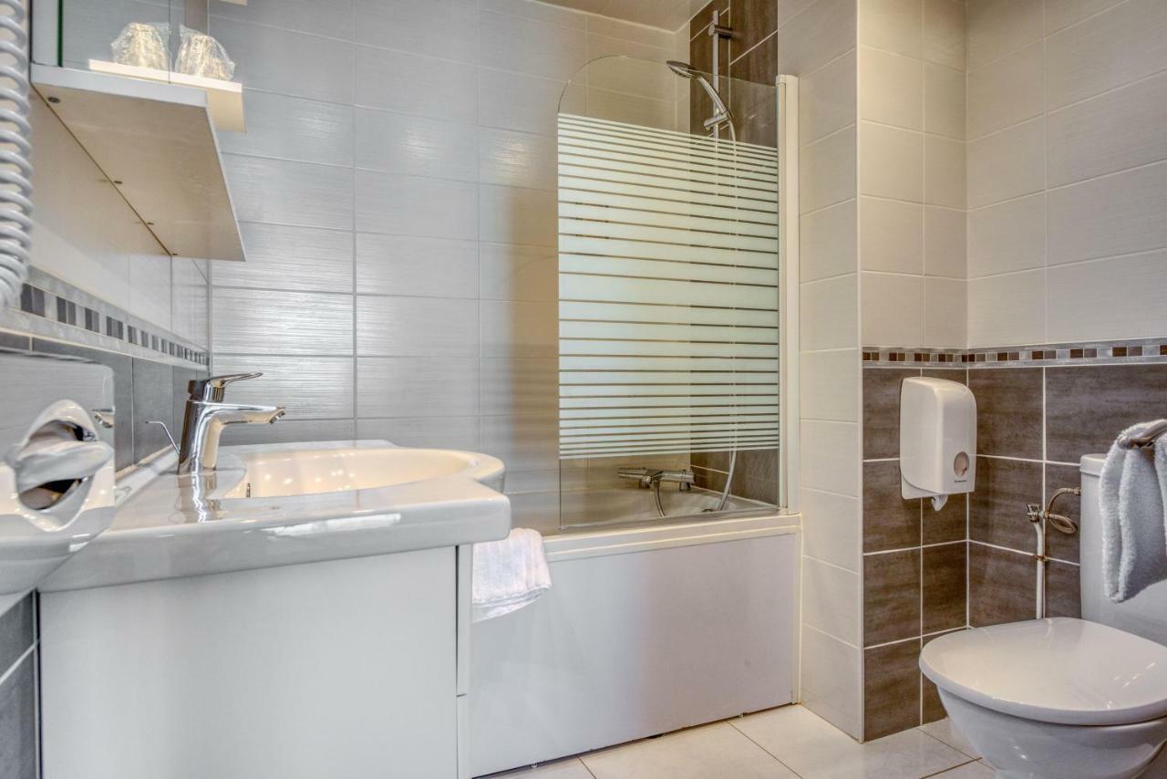 Hotel Le Berry Saint-Nazaire Экстерьер фото